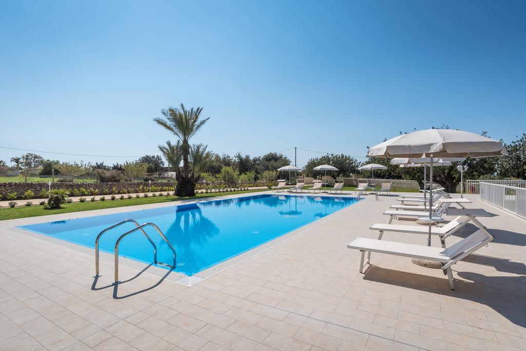 Il Giardino Dei Frangipani Apartment ซานตาโกรเชกาเมรีนา ภายนอก รูปภาพ
