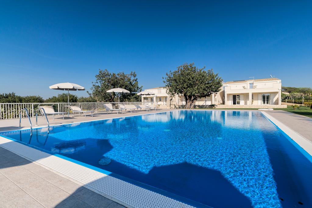 Il Giardino Dei Frangipani Apartment ซานตาโกรเชกาเมรีนา ภายนอก รูปภาพ