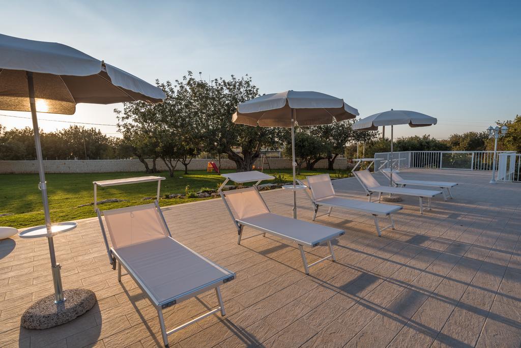 Il Giardino Dei Frangipani Apartment ซานตาโกรเชกาเมรีนา ภายนอก รูปภาพ