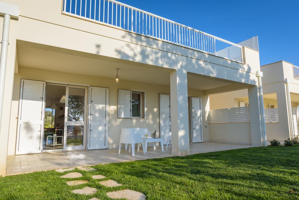 Il Giardino Dei Frangipani Apartment ซานตาโกรเชกาเมรีนา ภายนอก รูปภาพ