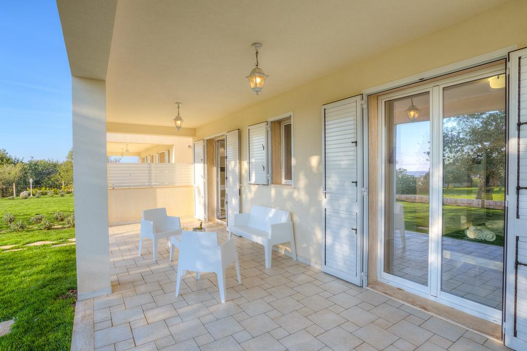 Il Giardino Dei Frangipani Apartment ซานตาโกรเชกาเมรีนา ภายนอก รูปภาพ