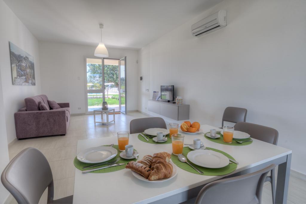Il Giardino Dei Frangipani Apartment ซานตาโกรเชกาเมรีนา ภายนอก รูปภาพ