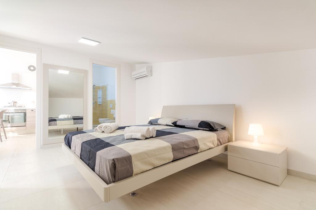 Il Giardino Dei Frangipani Apartment ซานตาโกรเชกาเมรีนา ภายนอก รูปภาพ