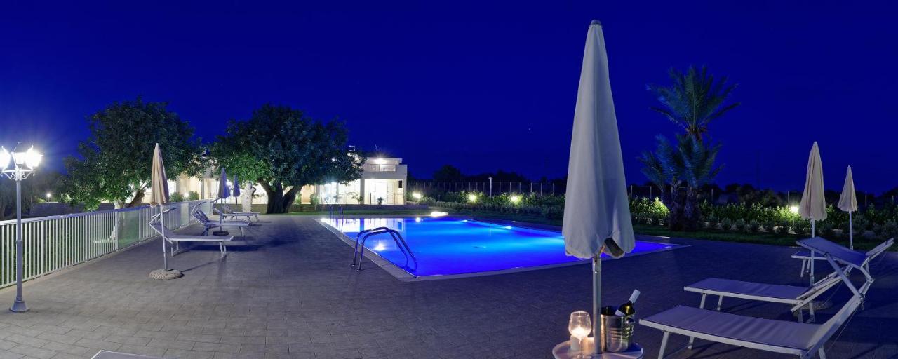 Il Giardino Dei Frangipani Apartment ซานตาโกรเชกาเมรีนา ภายนอก รูปภาพ