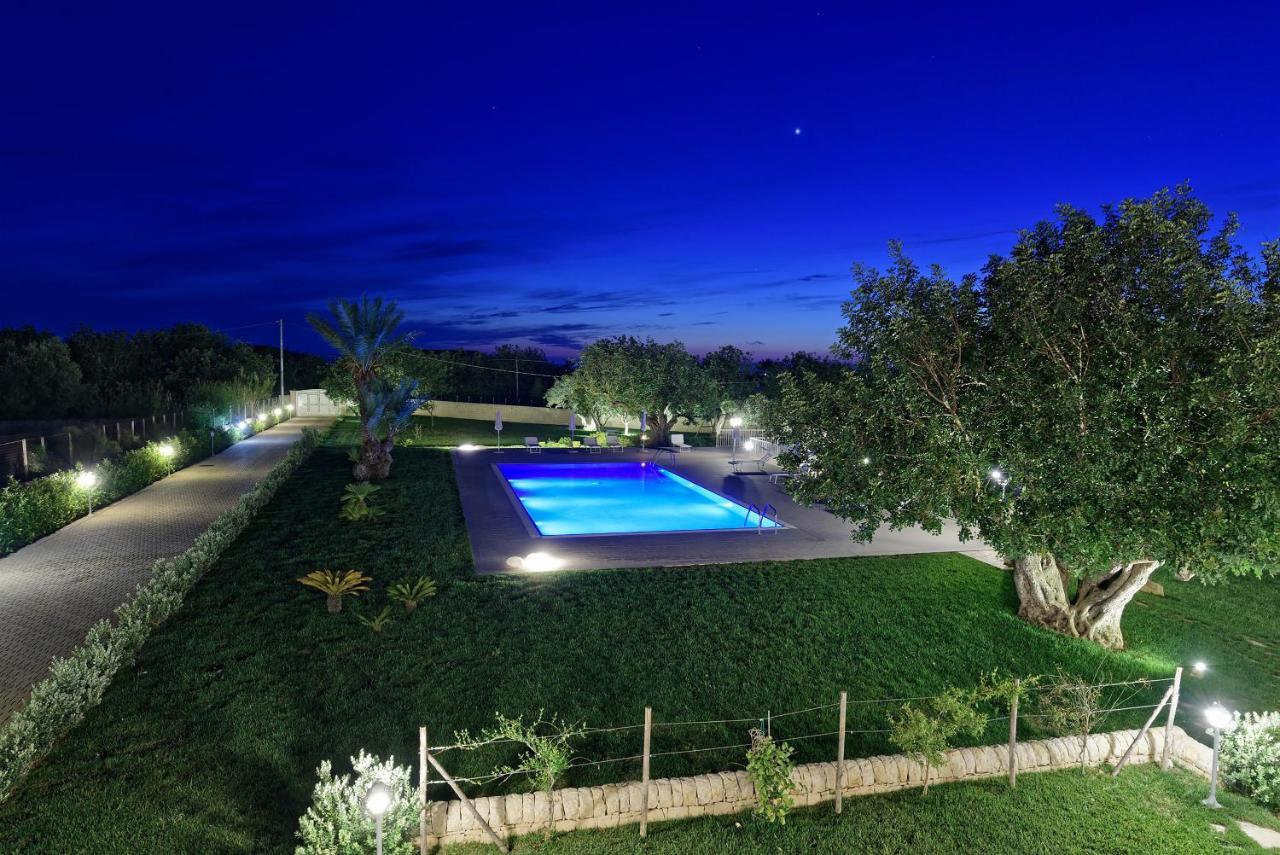 Il Giardino Dei Frangipani Apartment ซานตาโกรเชกาเมรีนา ภายนอก รูปภาพ
