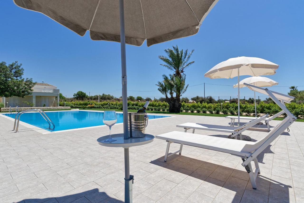 Il Giardino Dei Frangipani Apartment ซานตาโกรเชกาเมรีนา ภายนอก รูปภาพ